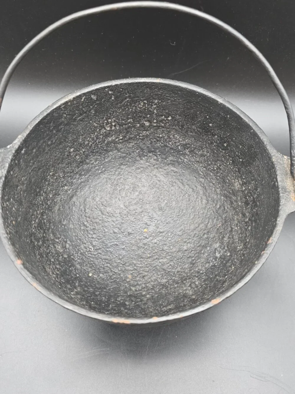 Small Cast Iron 3 Footed Cauldron Wire Bail Handle 8” Diameter Bean Pot